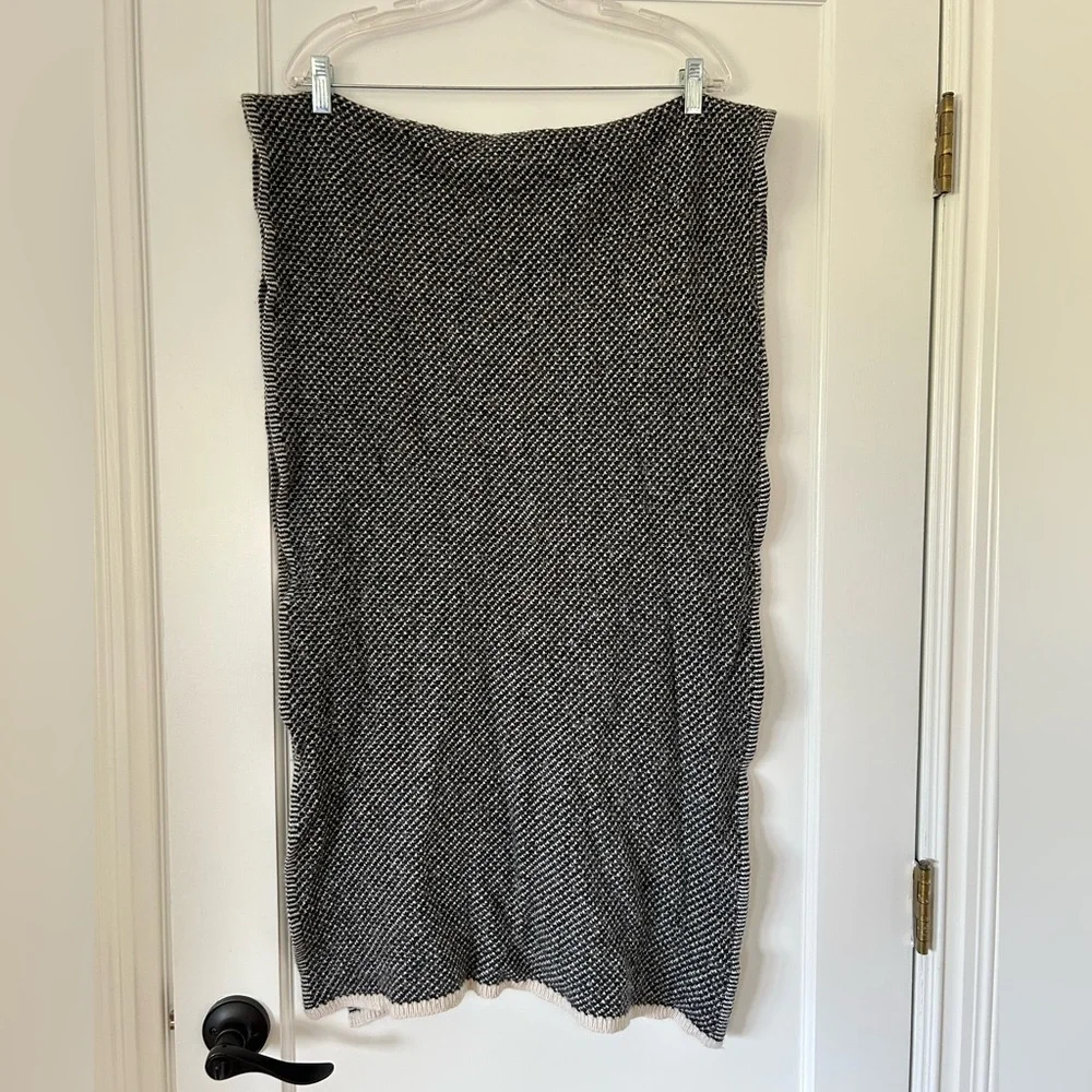 Banana Republic Italian Yarn Scarf Merino Wool Cashmere Alpaca Black White 33